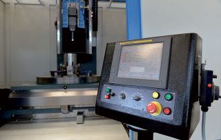 Mortaiseuse avec 5 axes CNC